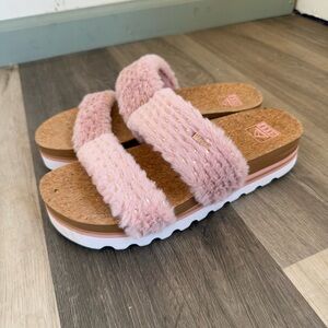 Reef vista high cozy platform sandals pink and gold 10